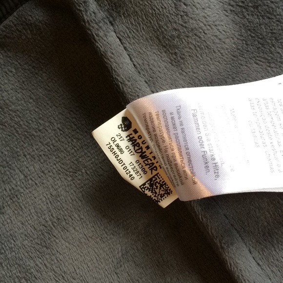 Mountain Hardwear Lightweight Partial Puffer - Picture 7 of 8